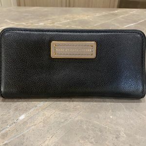 Marc Jacobs Black Leather Zip Continental Wallet
